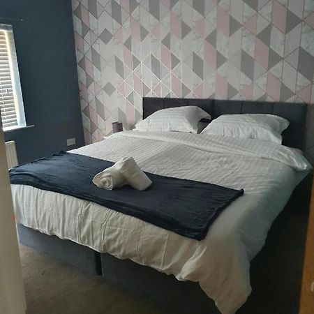 Double Bedroom 96Glc Greater Manchester Middleton  Eksteriør billede
